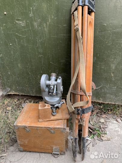 Продаётся теодолит