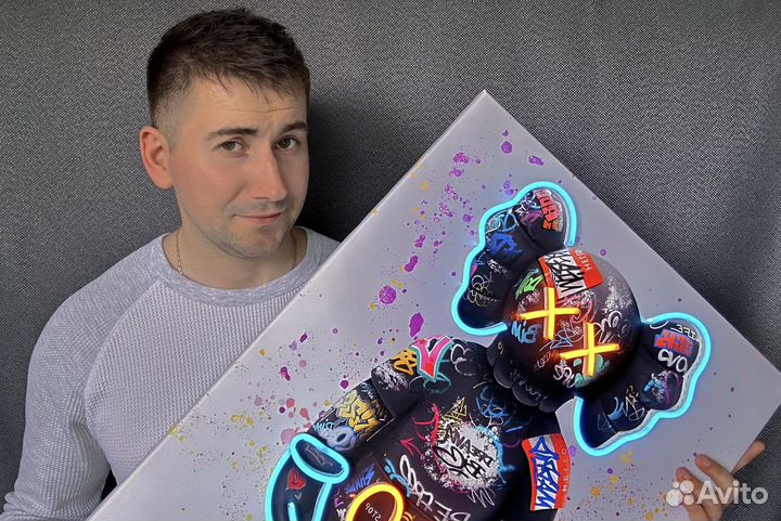 Картины с элементами неона