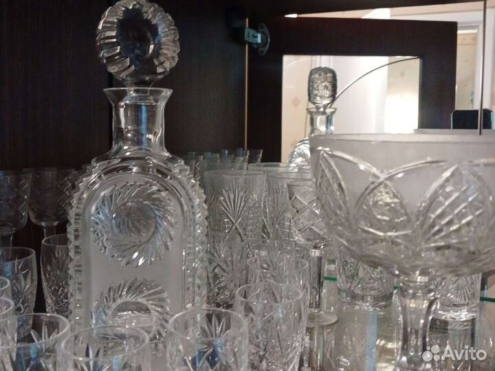 Хрустальная ваза, графины, стаканы и др посуда