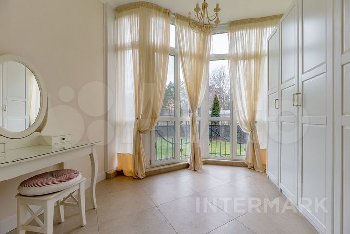 5-к. квартира, 225 м², 2/6 эт.