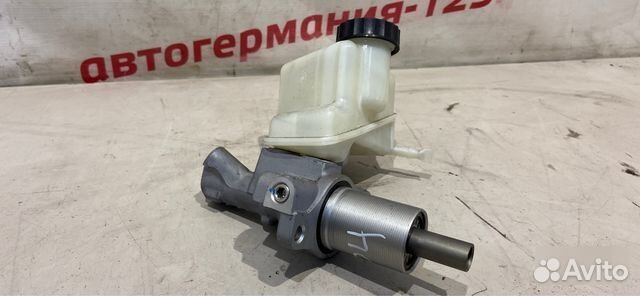 Главный тормозной Mercedes C180 W204 271.820 2011