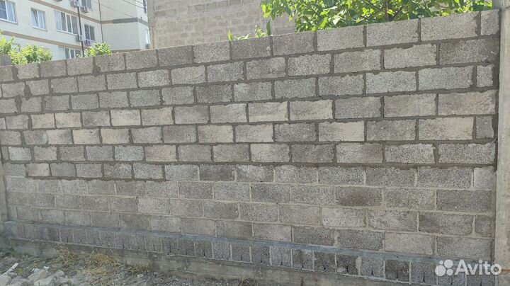 Бригада строителей каменщики