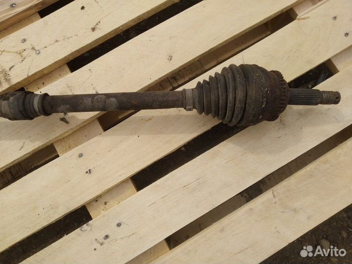 Полуось (привод) передний левый Mitsubishi Galant