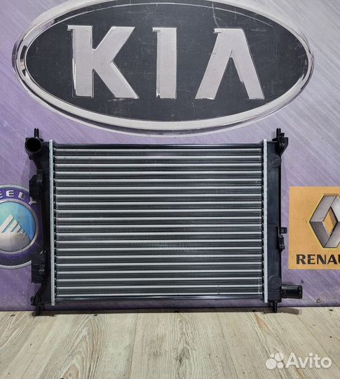 Радиатор охлаждения двигателя основной Kia RIO 3