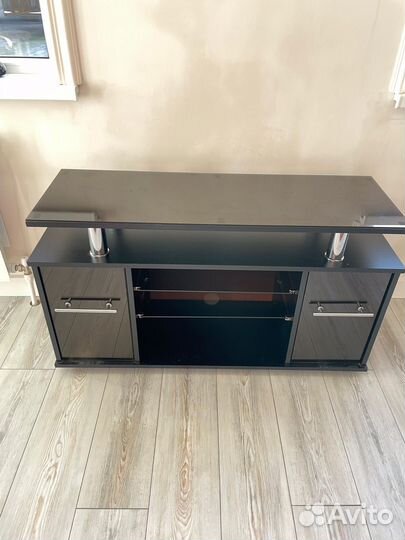 Тумба под телевизор