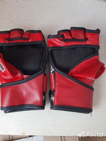 Спортивные перчатки для спаринга