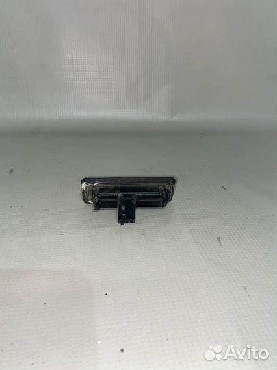 Volkswagen Polo 09- Кнопка багажника 430