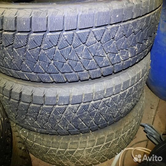 Bridgestone Blizzak DM-V2 225/65 R17