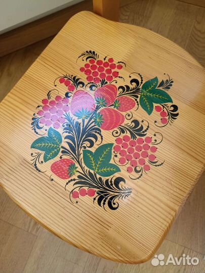 Стул детский с хохломской росписью