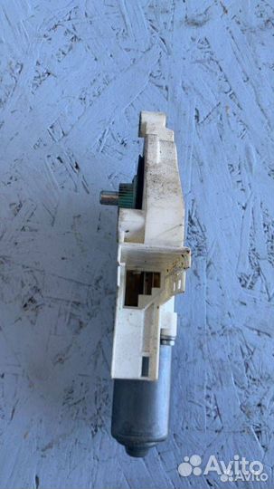 Моторчик стеклоподъемника Land Rover Discovery 3