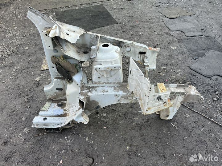 Левый Ланжерон Renault Logan LADA largus