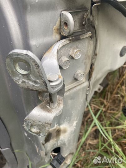 Дверная петля передняя нижняя hyundai accent