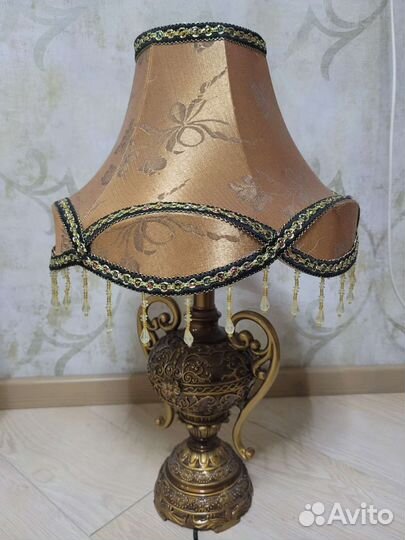 Лампа настольная