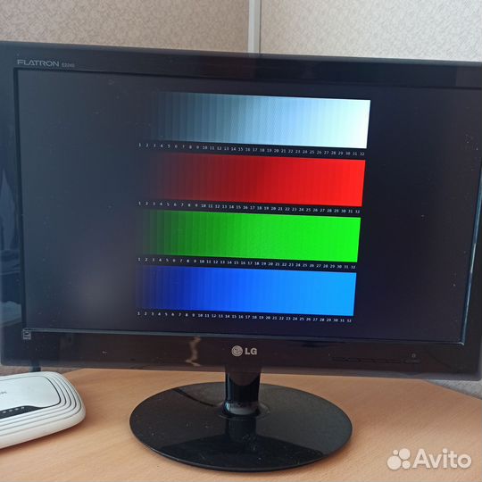 Монитор LG flatron E2240