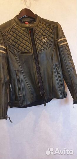 Мотокуртка кожаная женская