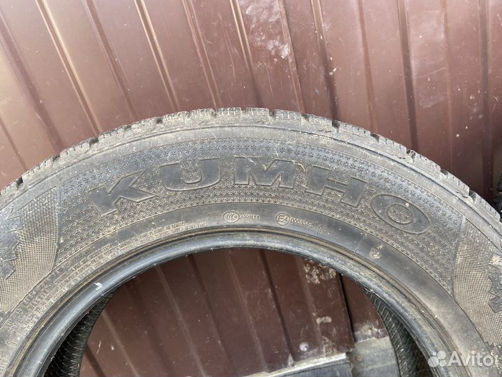 Kumho I'Zen RV Asymmetric 235/65 R17