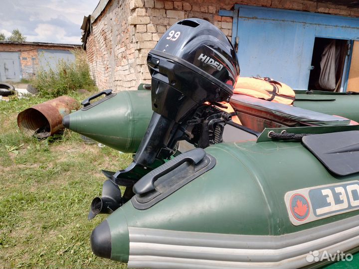 Лодка надувная двухместная с мотором