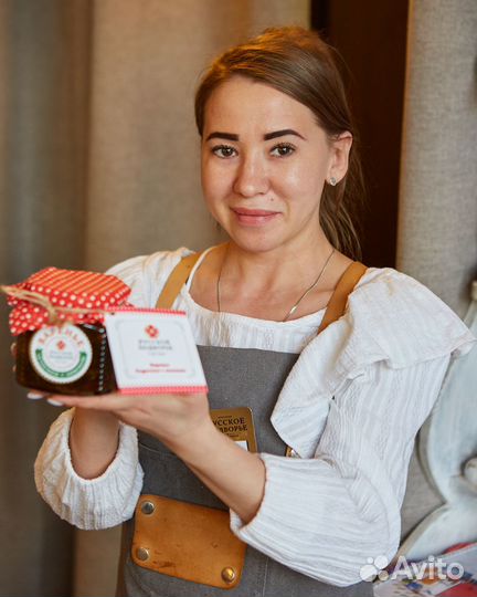 Официант в Суздале