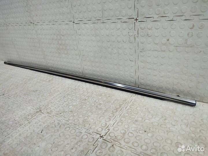 Молдинг стекла двери передний правый Lexus Rx 4