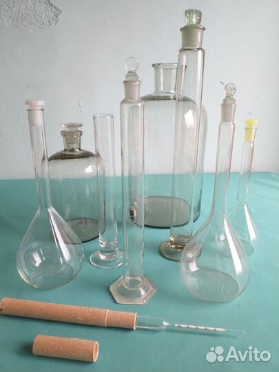 Различная лабораторная посуда