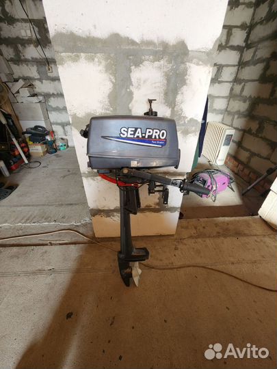 Лодка с мотором