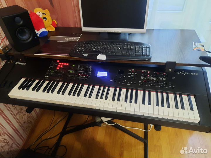 Концертный синтезатор Yamaha s70xs