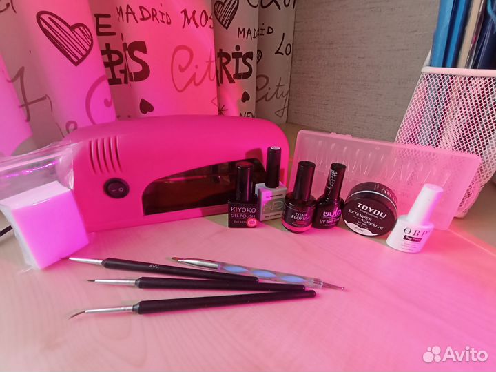 UV-лампа для маникюра+типсы и материалы