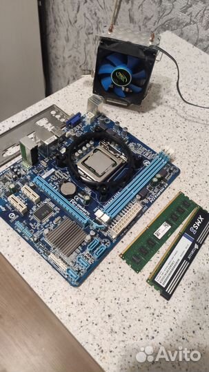 Материнская плата с процессором i5 и памятью