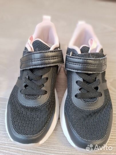 Кроссовки для девочки