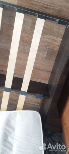 Кровать двухспальная с матрасом 140 200 бу