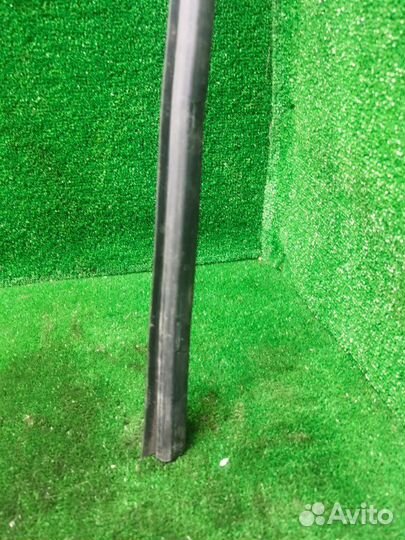 Молдинг стекла передний левый Volvo S40 II 1.6