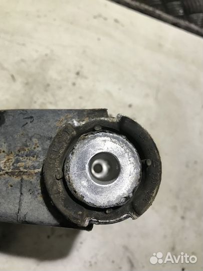 Рычаг задний верхний левый Land Rover Range Rover