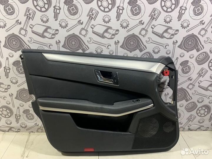 Обшивка двери передняя левая Mercedes E W212