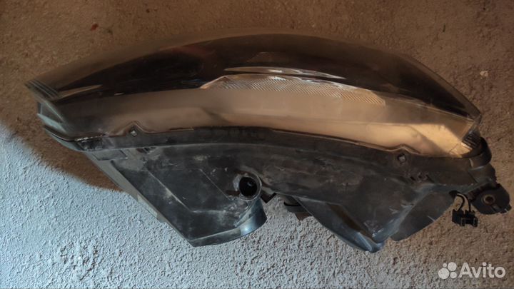 Фара правая передняя арт. 5JB941016