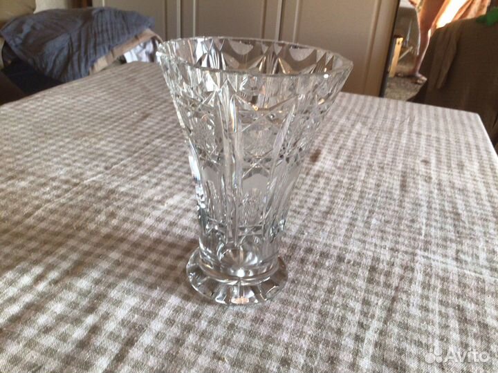 Хрустальная ваза для цветов