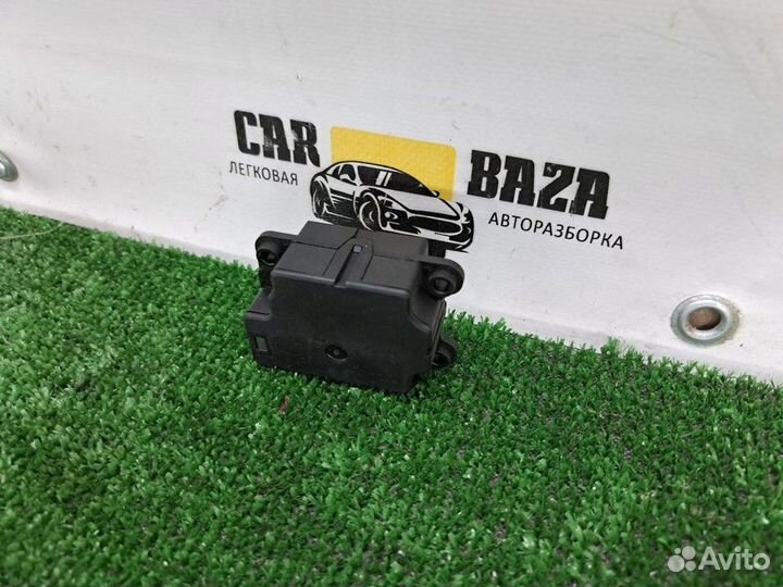 Моторчик привода заслонок отопителя