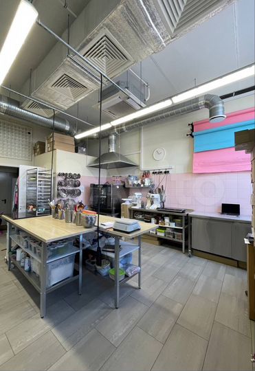 Кондитерский цех с оборудованием