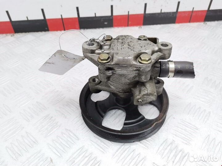 Насос гидроусилителя руля Mitsubishi Carisma 1999