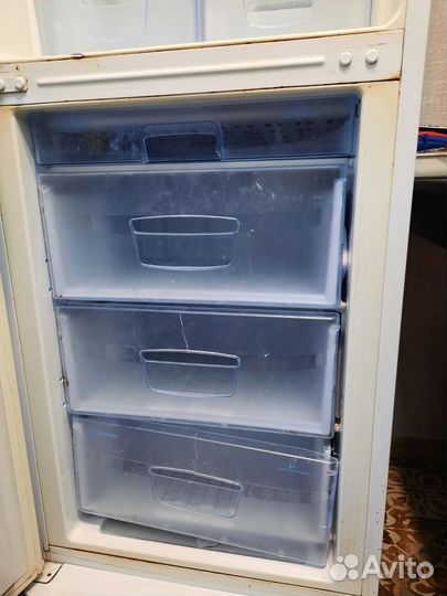 Холодильник indesit