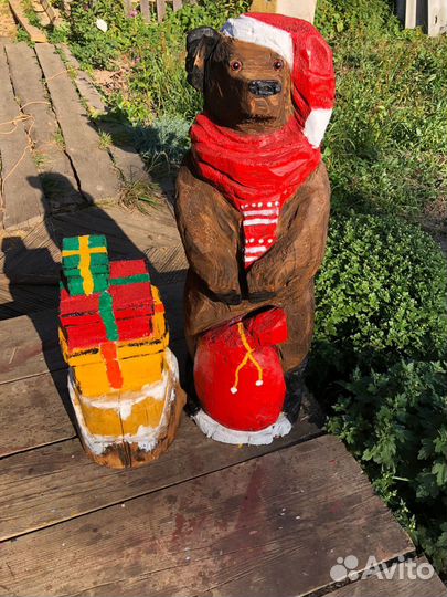 Фигура из дерева садовая Медведь новогодний