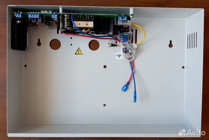 Источник бесперебойного питания скат-2400И7