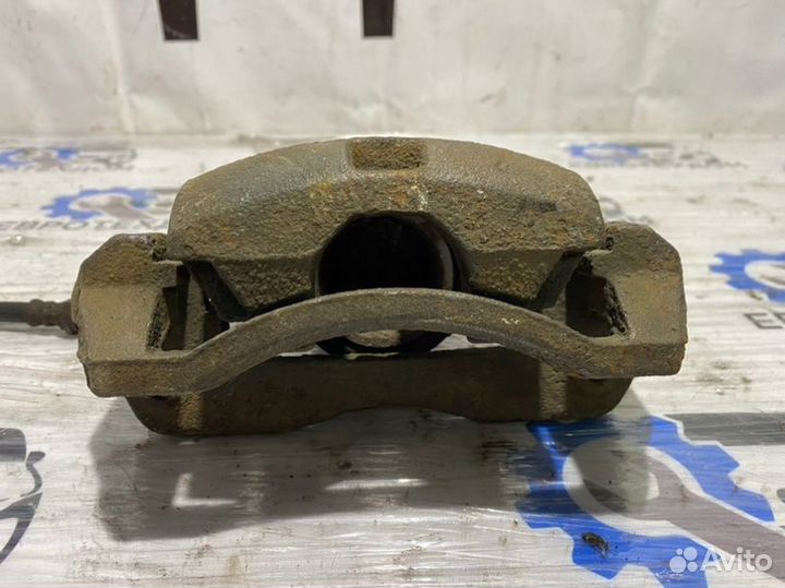 Суппорт передний правый Mazda 6 GG L3C1 2003