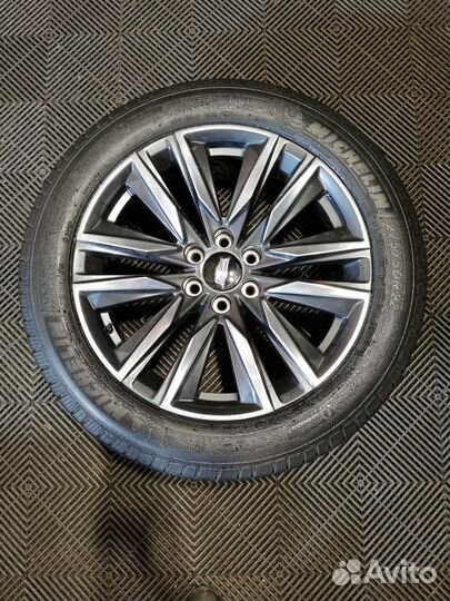 Колеса Cadillac Escalade New 275/50 R22 Michelin