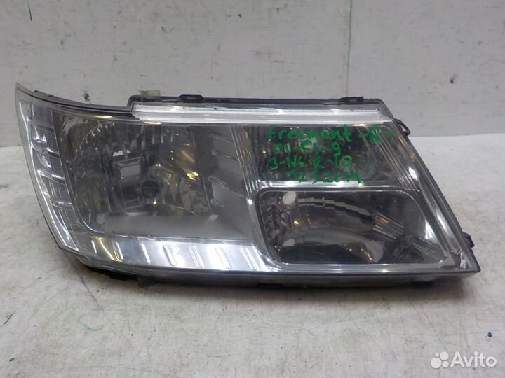 Фара правая Fiat Freemont 2012