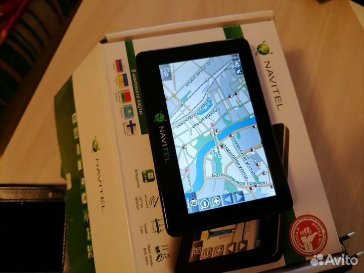 Автомобильный навигатор Navitel