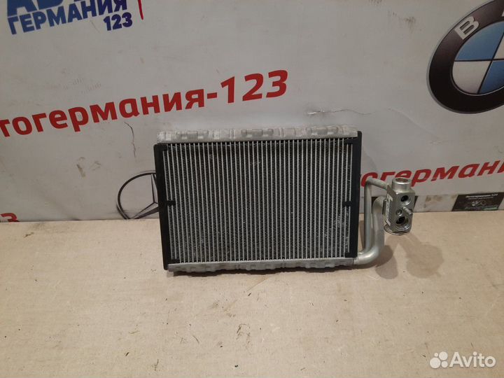 Радиатор кондиционера Mercedes E250 C207 271.860