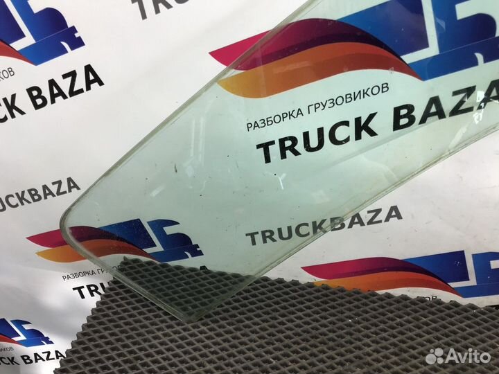 Стекло двери передней правой