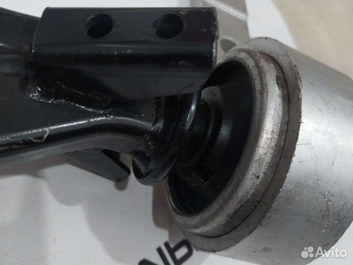 Рычаг передний левый на Nissan Teana J31