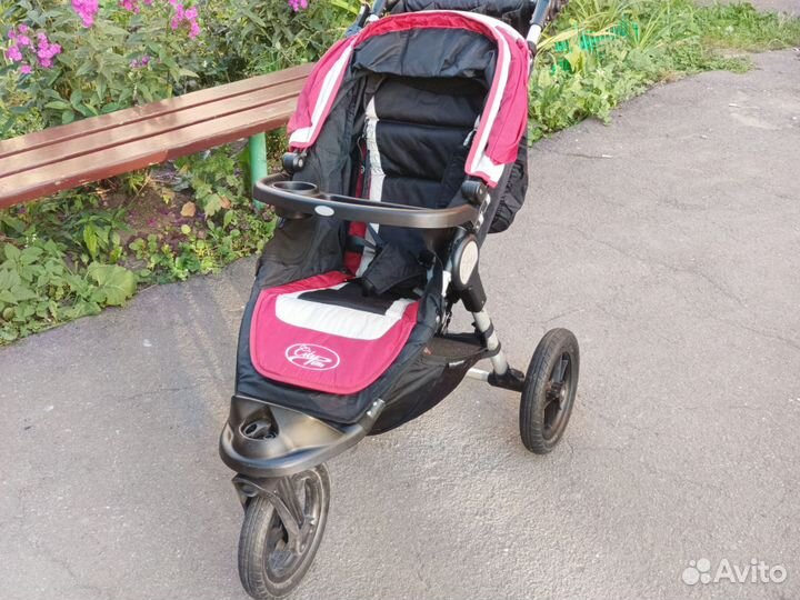 Беговая прогулочная коляска Baby jogger city elite
