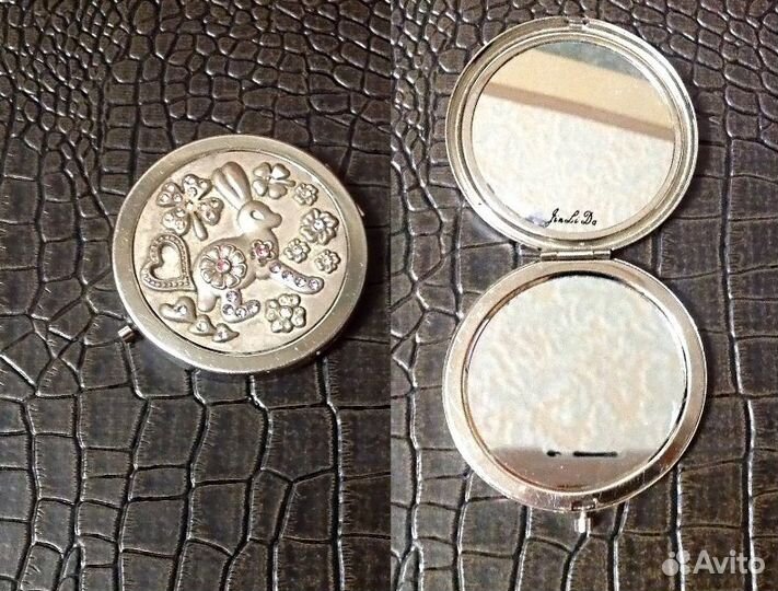 Зеркало, мешочки саше, кисти, дозаторы, спонж